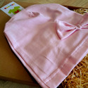 Cappellino rosa per bambina con fiocco